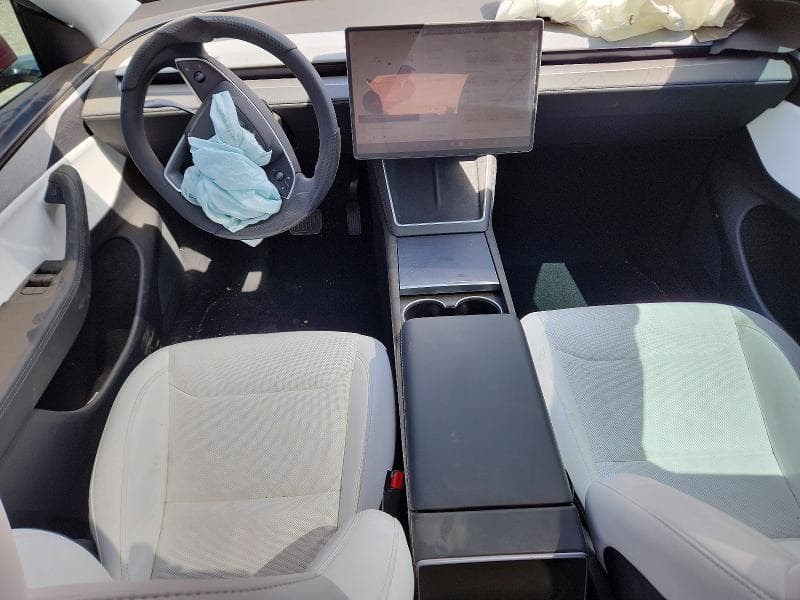 2026 TESLA MODEL Y 8