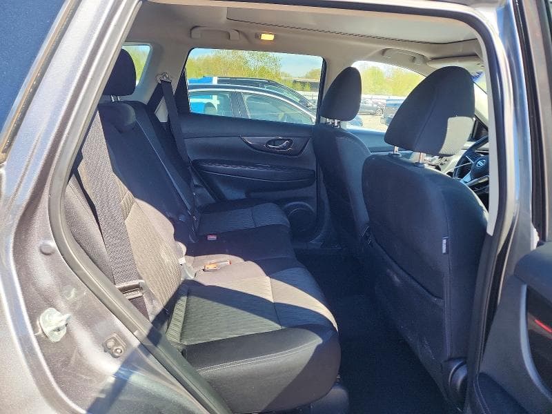 2018 NISSAN ROGUE SV 11