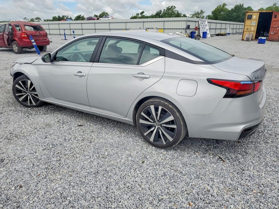 2022 NISSAN ALTIMA SR 2