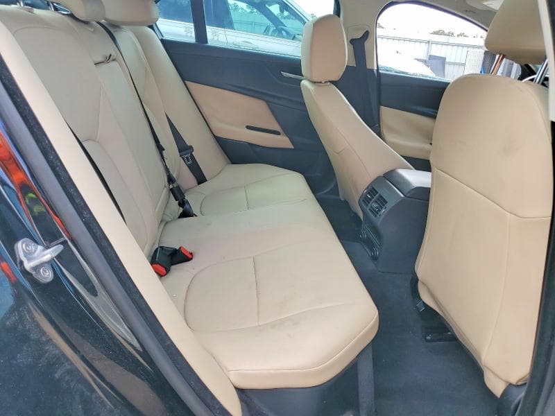 2018 JAGUAR XE PREMIUM 10