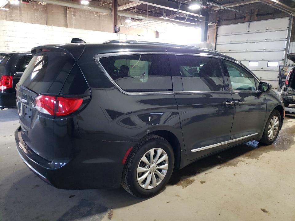 2019 CHRYSLER PACIFICA TOURING L 3