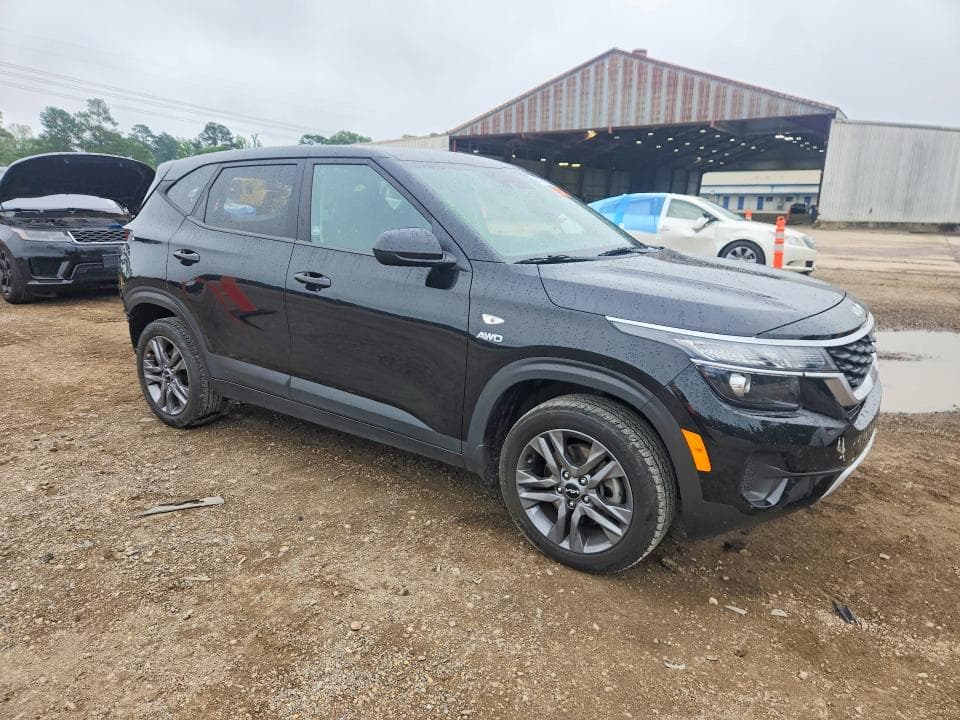 2022 KIA SELTOS LX 4