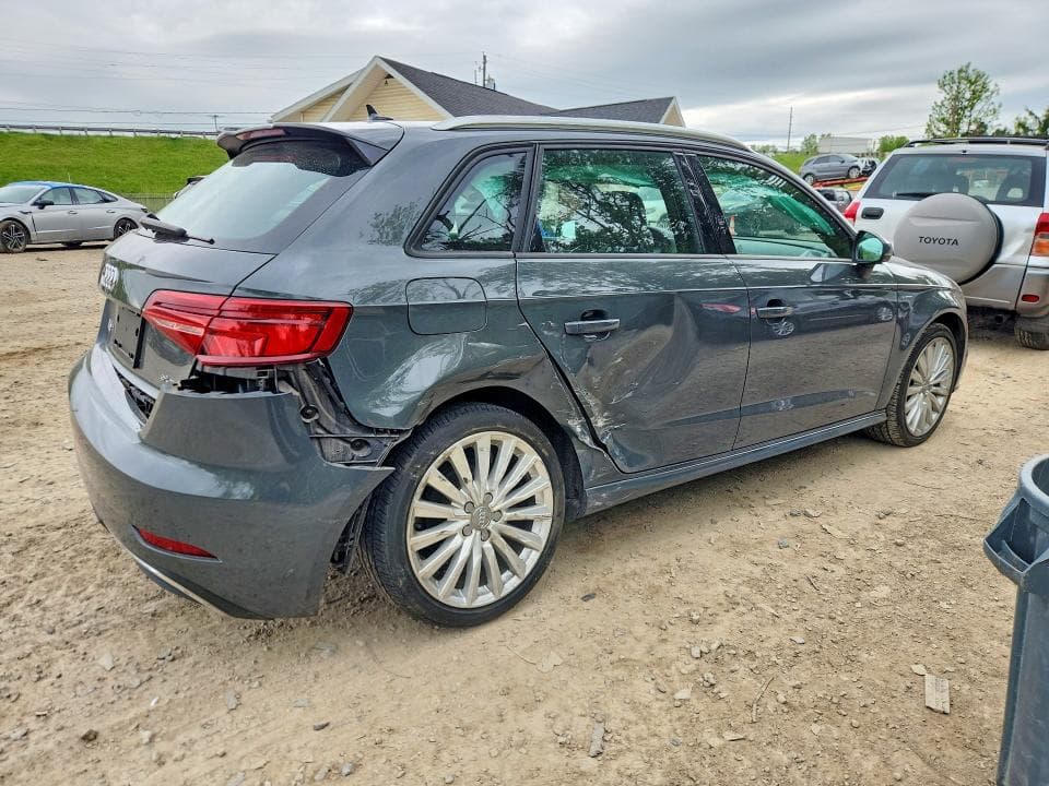 2017 AUDI A3 E-TRON PREMIUM 3
