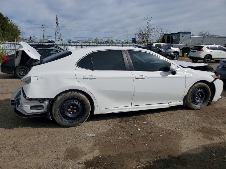 2023 TOYOTA CAMRY XLE 3
