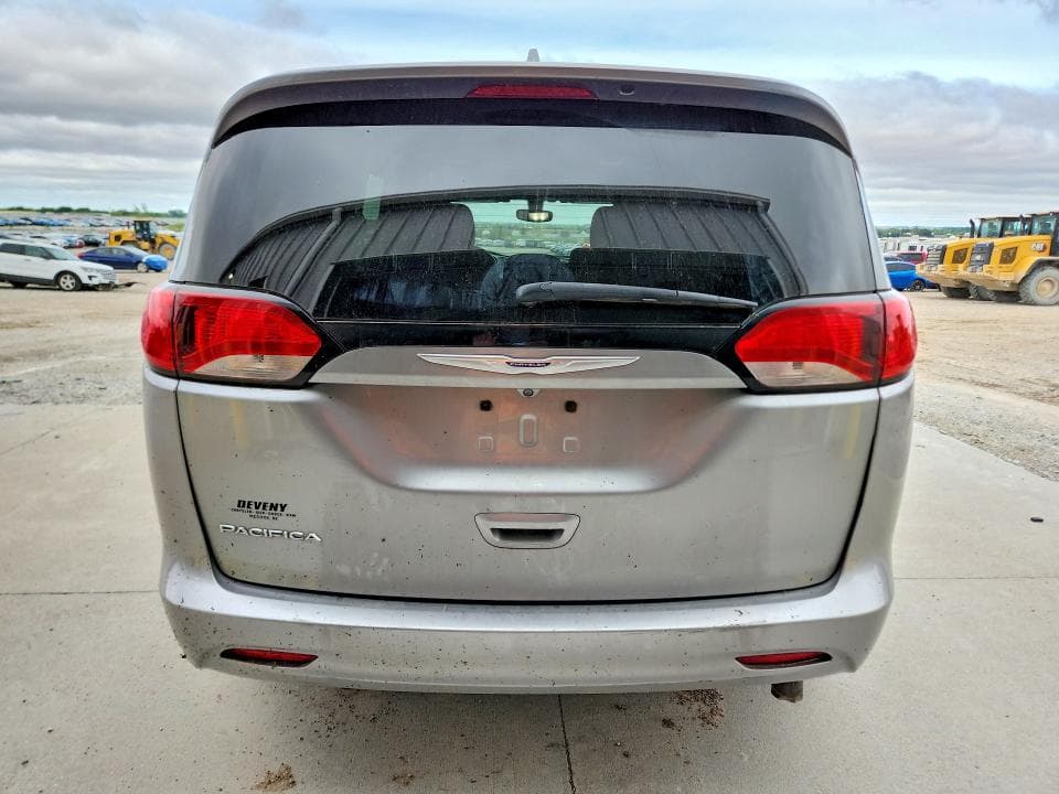 2020 CHRYSLER PACIFICA TOURING 6