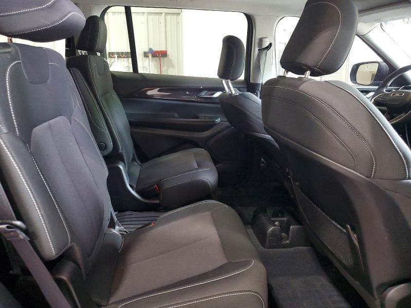 2023 JEEP GRAND CHEROKEE L LAREDO 11