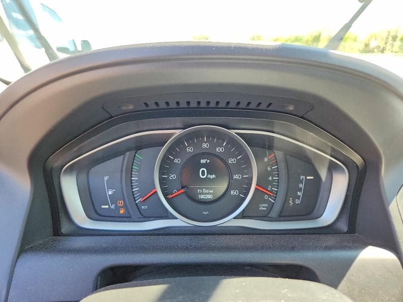 2017 VOLVO XC60 9
