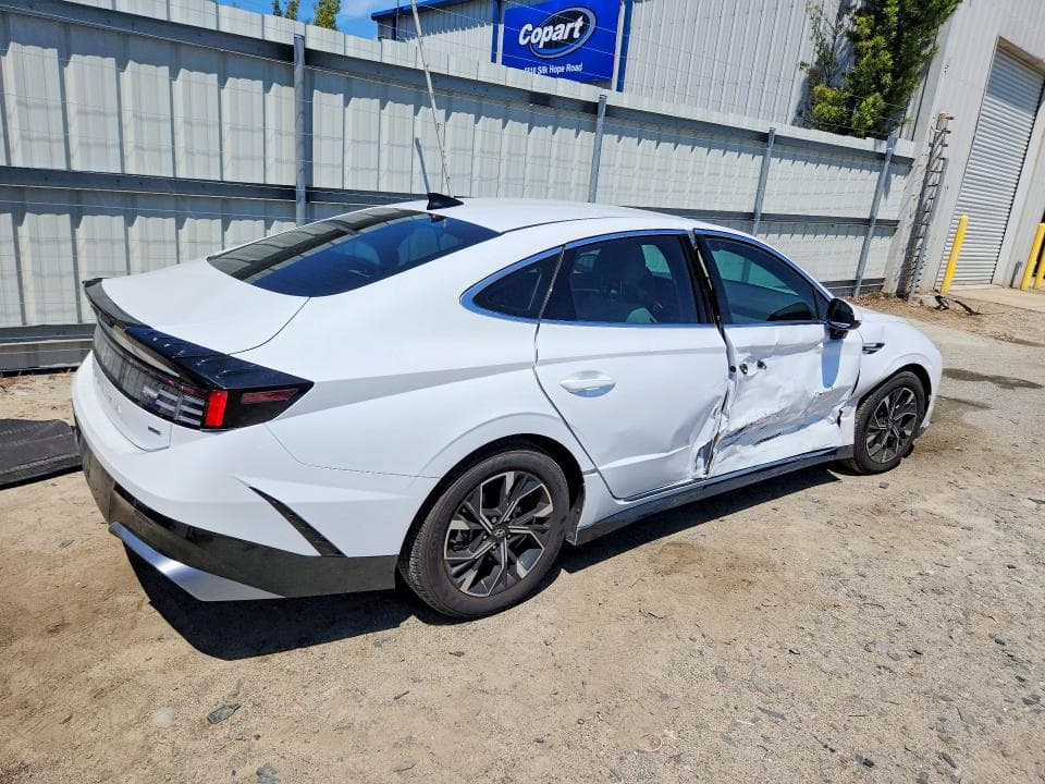 2025 HYUNDAI SONATA SEL 3