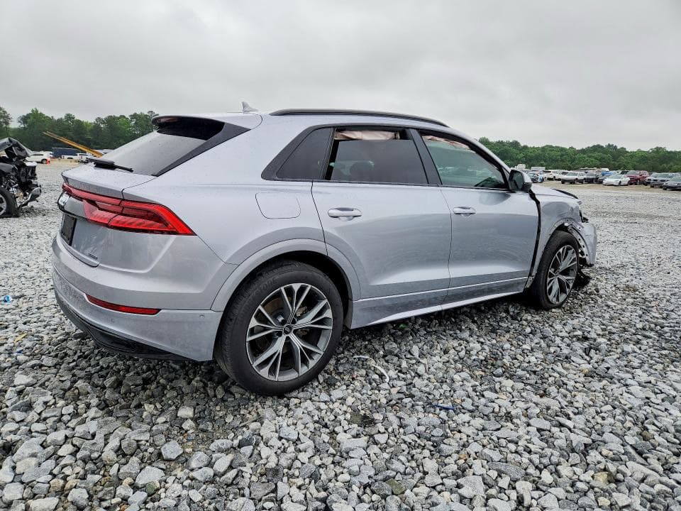 2021 AUDI Q8 PREMIUM 3