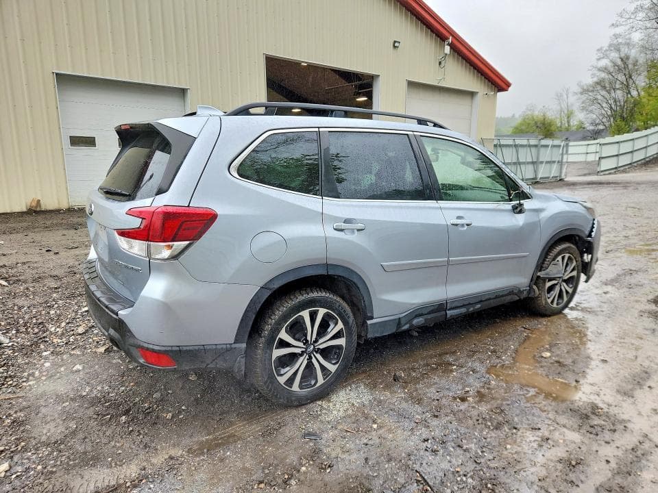 2022 SUBARU FORESTER LIMITED 3