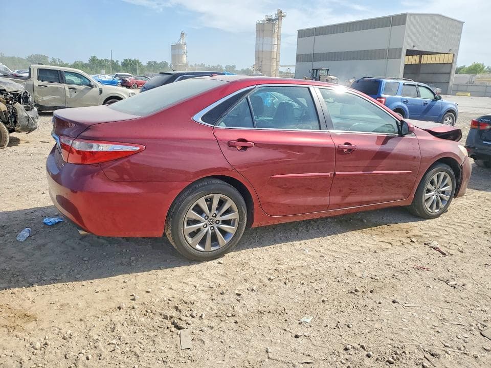 2017 TOYOTA CAMRY XLE 3