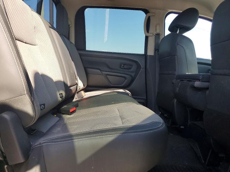 2021 NISSAN TITAN S 10