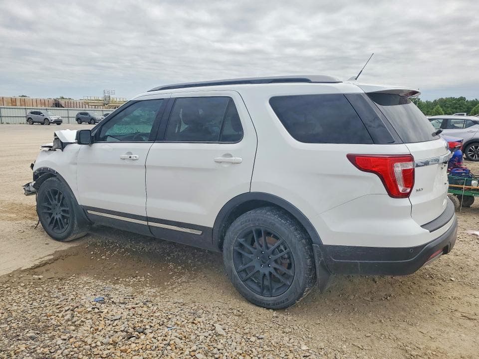 2019 FORD EXPLORER XLT 2