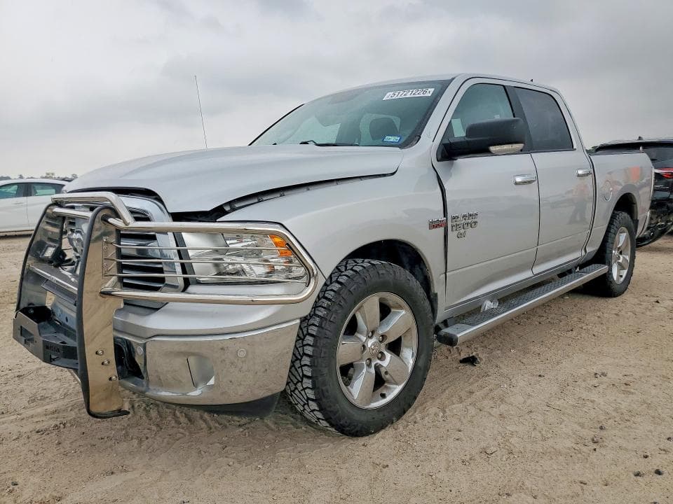 2017 RAM 1500 SLT - 1