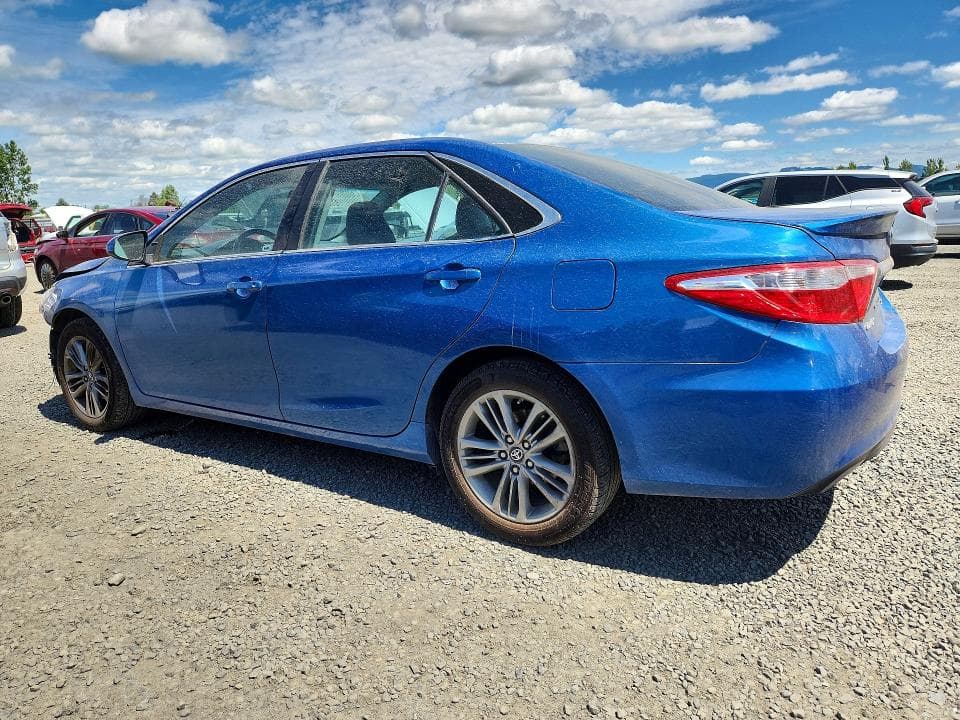 2017 TOYOTA CAMRY SE 2