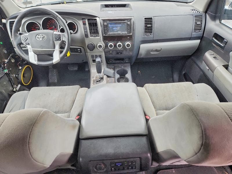 2017 TOYOTA SEQUOIA SR5 8