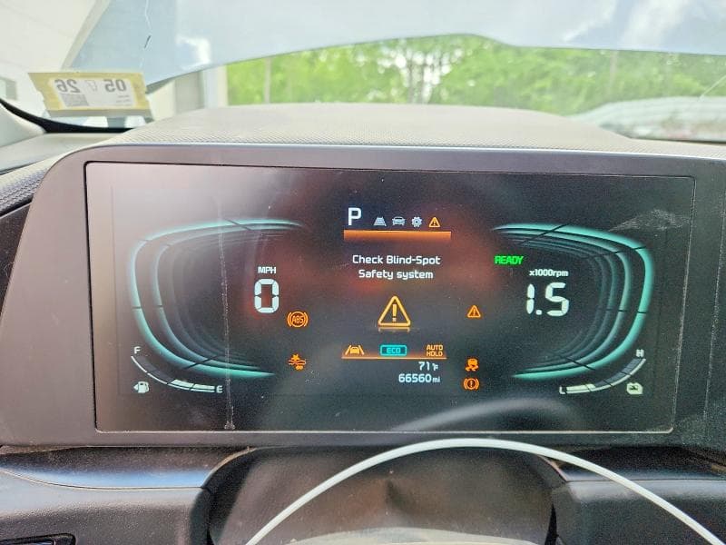 2023 KIA NIRO LX 9