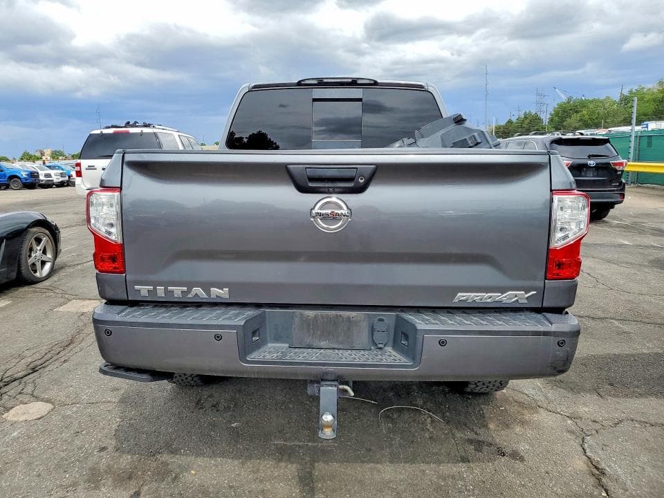 2017 NISSAN TITAN PRO-4X 6