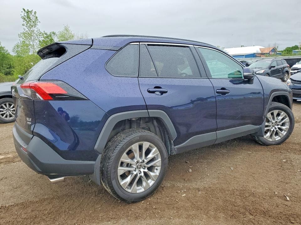 2025 TOYOTA RAV4 XLE PREMIUM 3