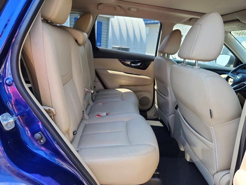 2017 NISSAN ROGUE SL 11