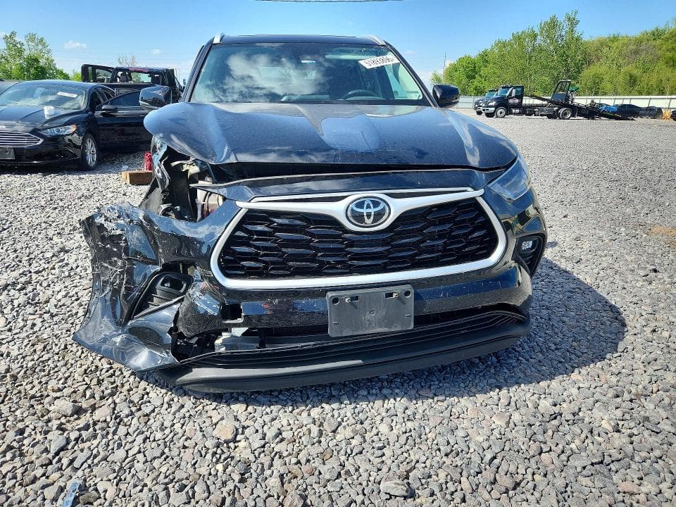 2022 TOYOTA HIGHLANDER XLE 5