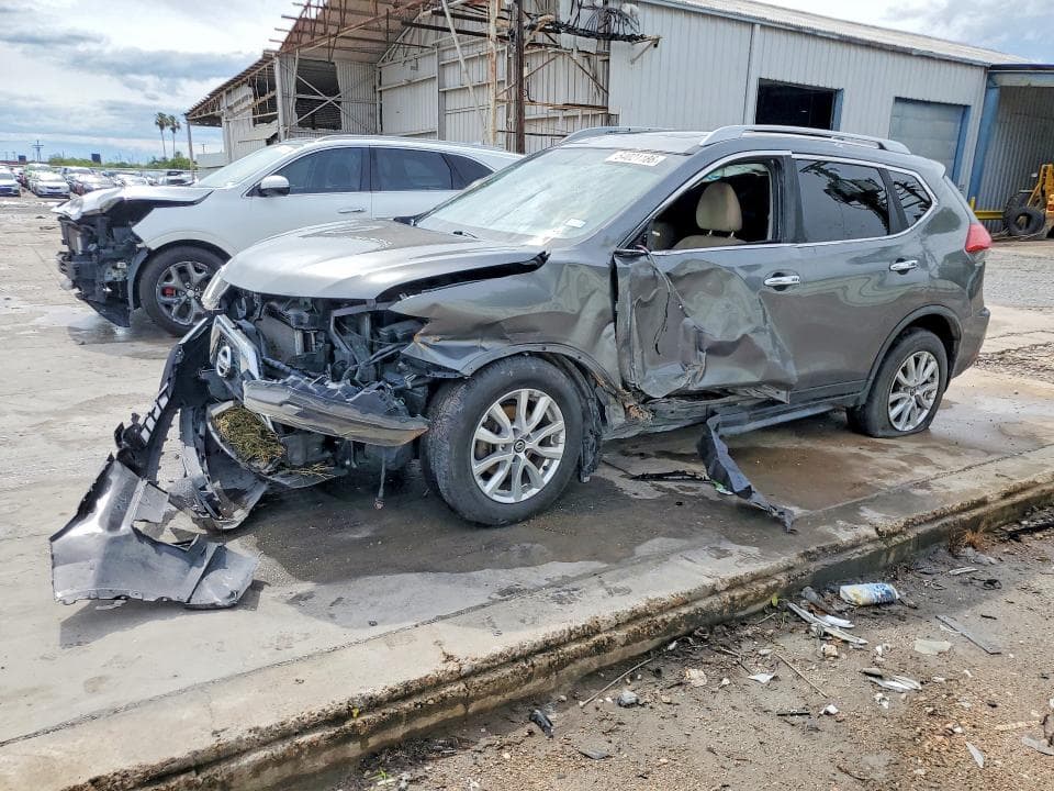 2017 NISSAN ROGUE SV - 1