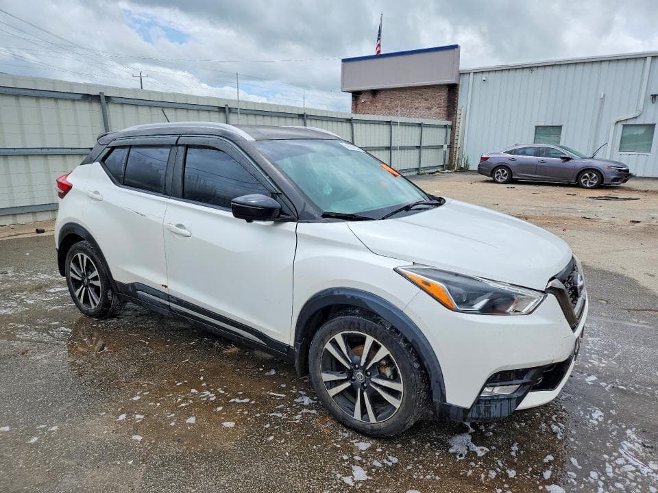 2019 NISSAN KICKS SR 4