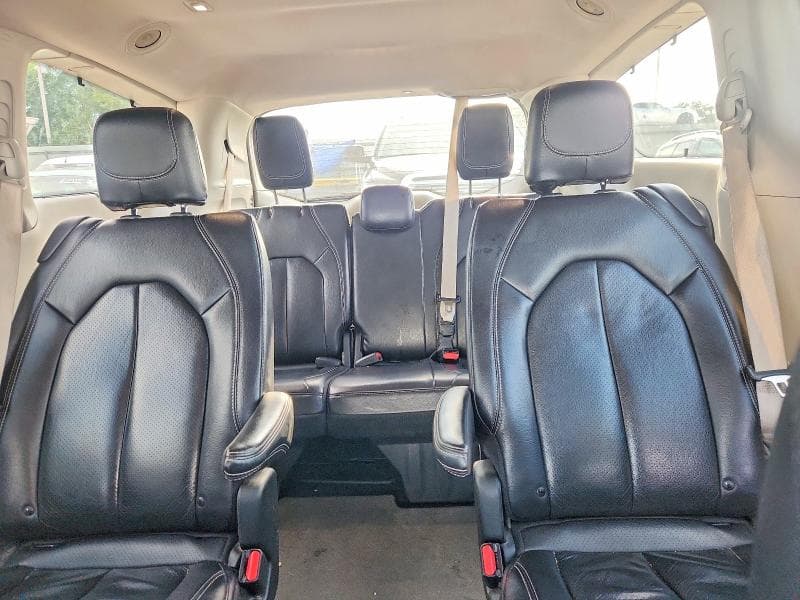 2022 CHRYSLER PACIFICA TOURING L 10