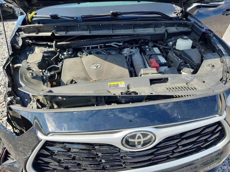 2022 TOYOTA HIGHLANDER XLE 11