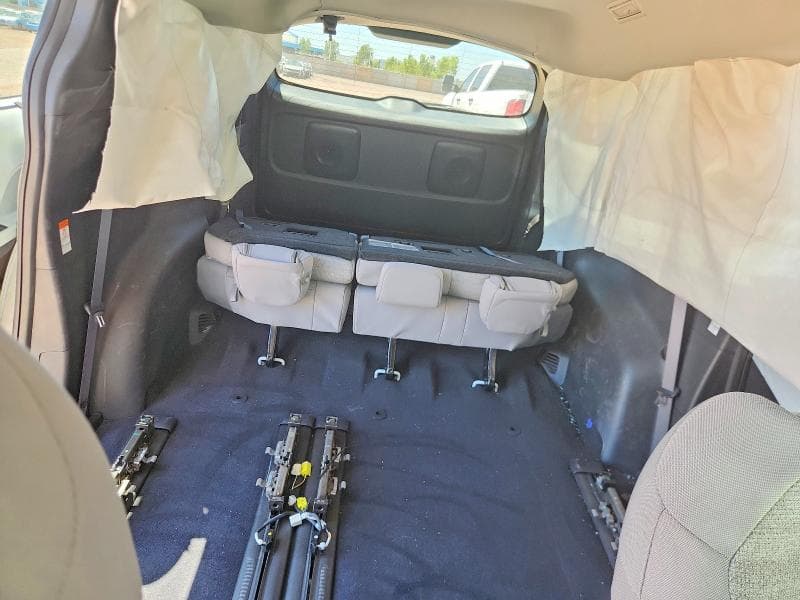 2025 TOYOTA SIENNA LE 10