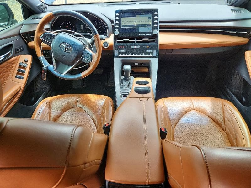 2019 TOYOTA AVALON LIMITED 8