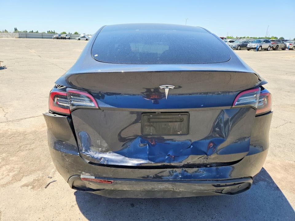 2024 TESLA MODEL Y 6
