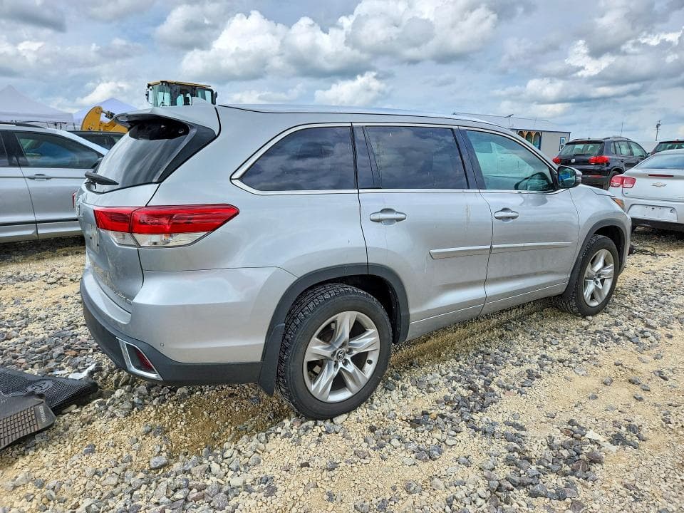 2017 TOYOTA HIGHLANDER LIMITED 3