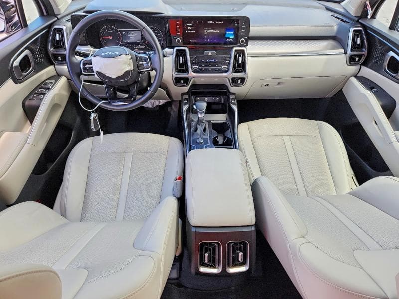 2023 KIA SORENTO S 8