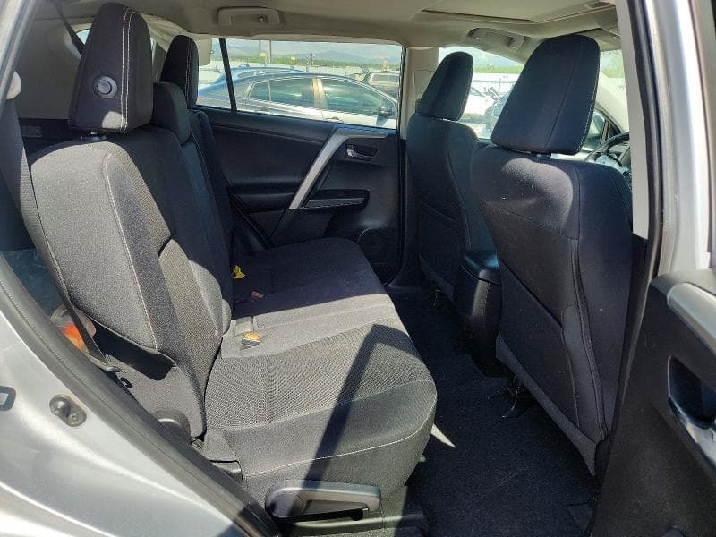 2017 TOYOTA RAV4 XLE 11