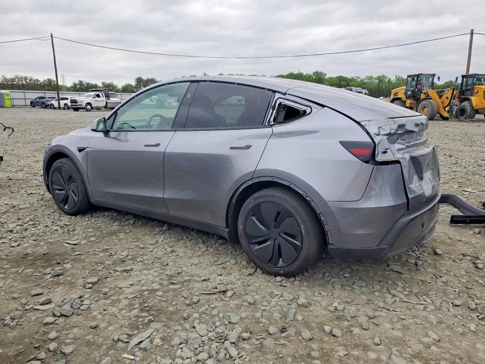 2026 TESLA MODEL Y 2