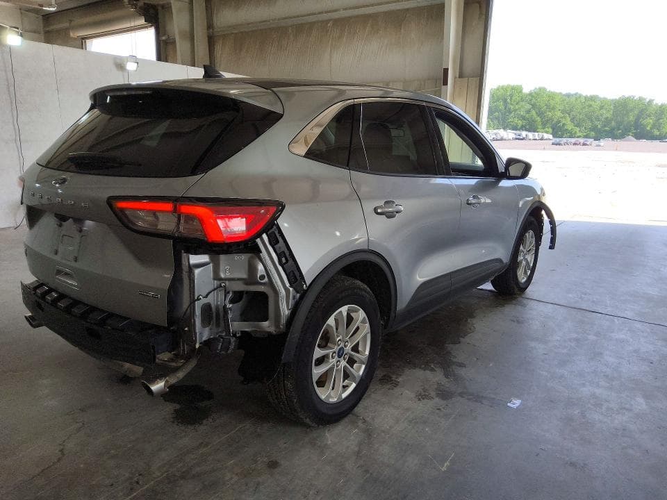 2022 FORD ESCAPE SE 3