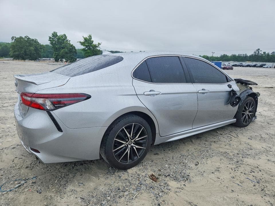 2022 TOYOTA CAMRY SE 3