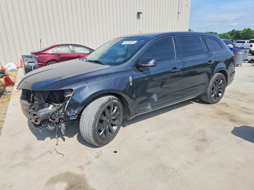 2010 LINCOLN MKT - 1