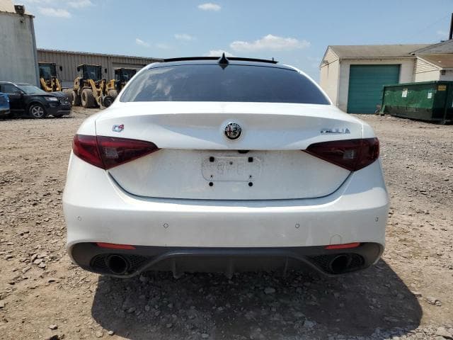 2017 ALFA ROMEO GIULIA TI Q4 6