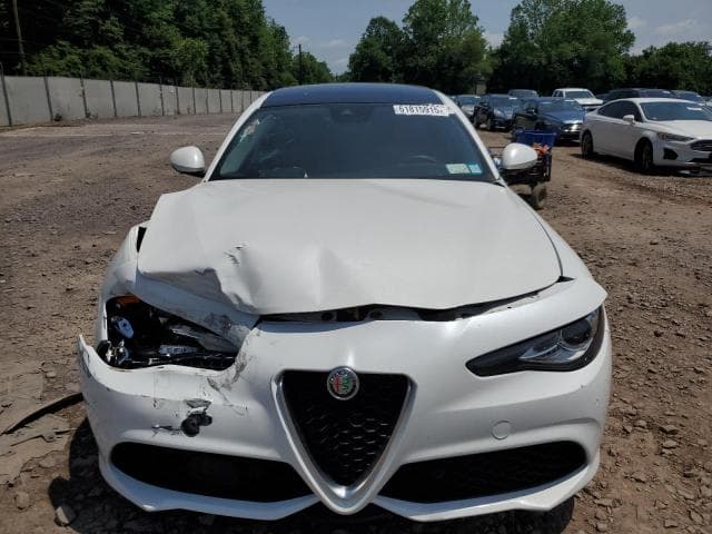 2017 ALFA ROMEO GIULIA TI Q4 5