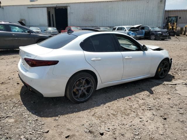 2017 ALFA ROMEO GIULIA TI Q4 3