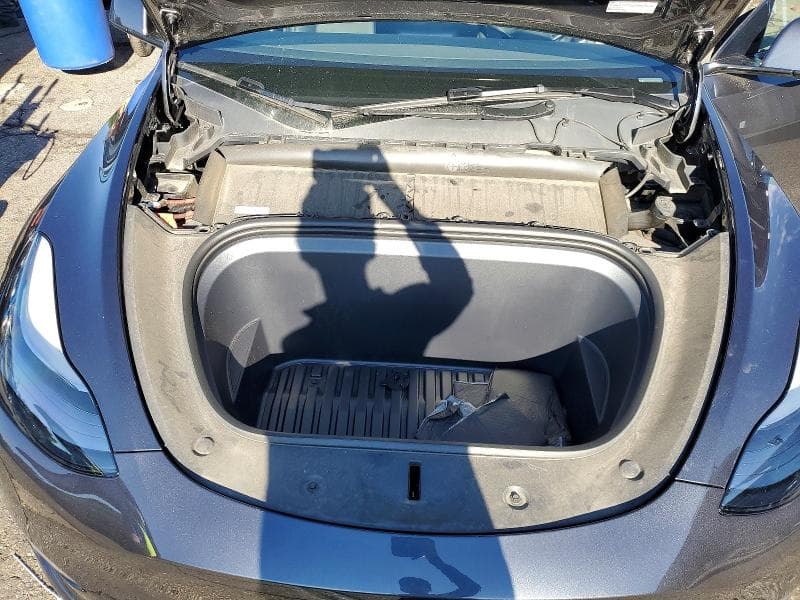 2025 TESLA MODEL Y 11