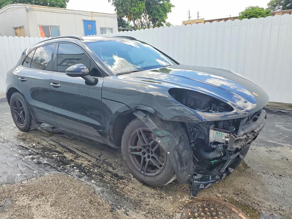2018 PORSCHE MACAN 4