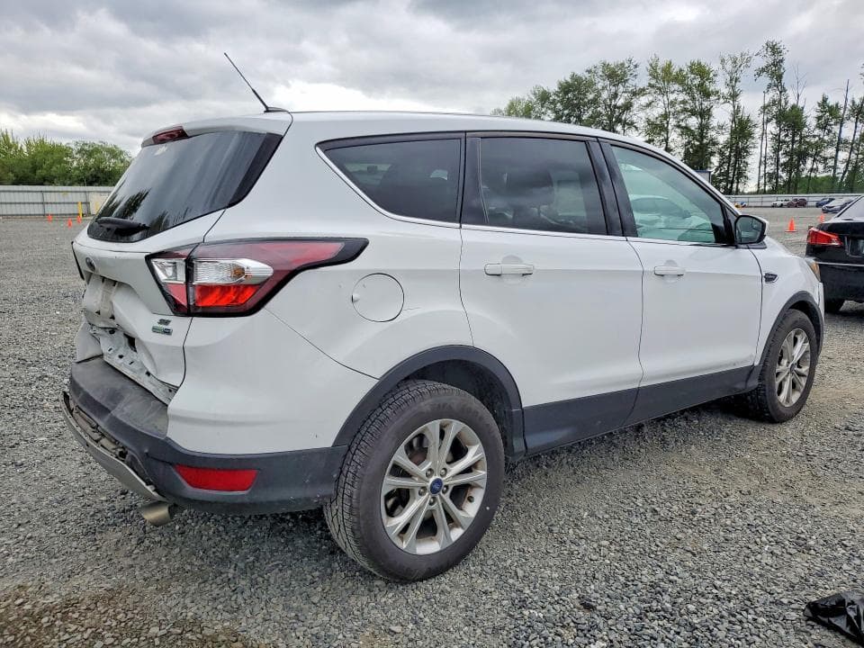 2017 FORD ESCAPE SE 3