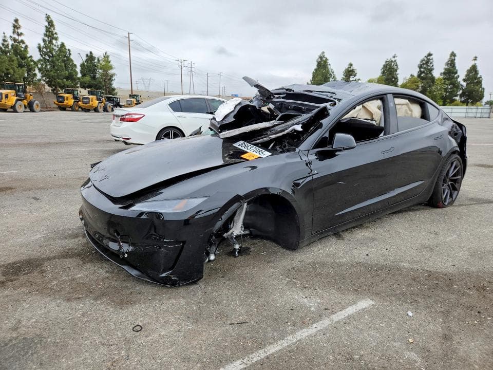 2026 TESLA MODEL 3 - 1