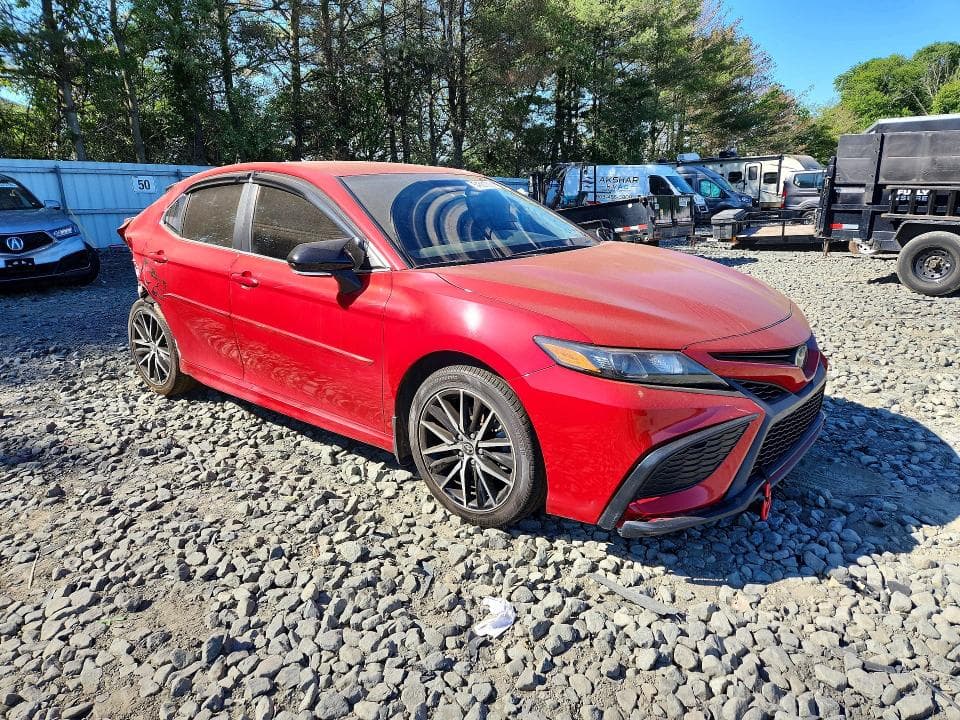 2021 TOYOTA CAMRY SE 4