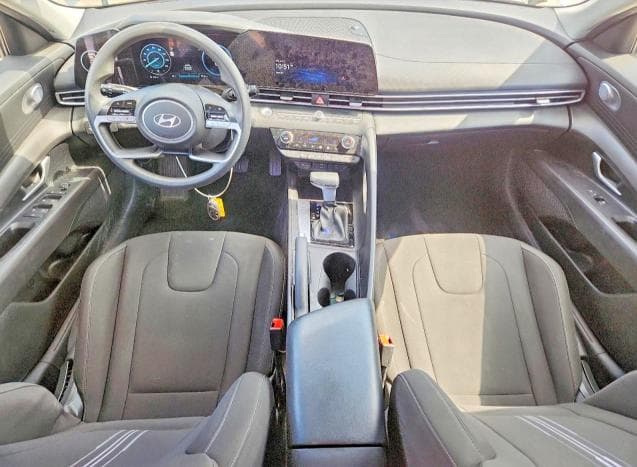 2024 HYUNDAI ELANTRA SEL 8