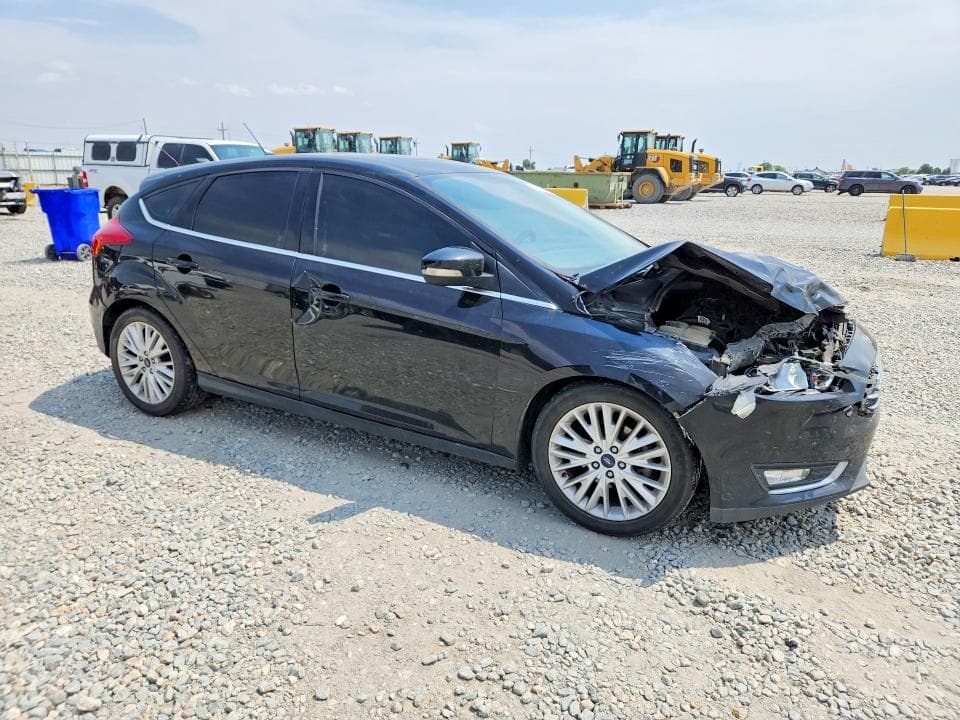 2017 FORD FOCUS TITANIUM 4