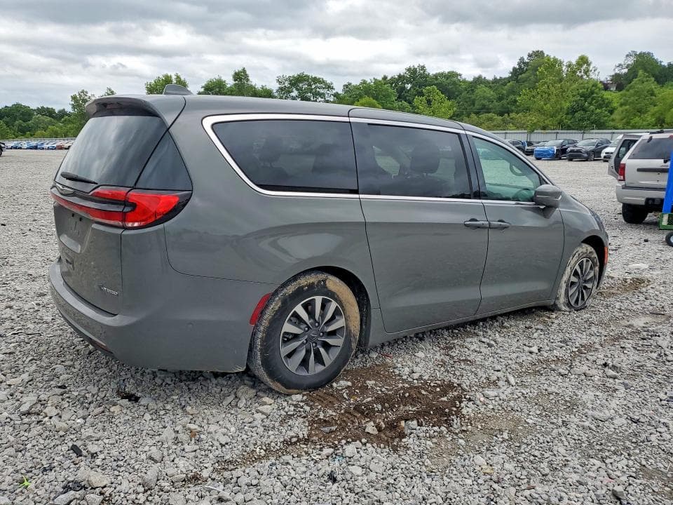 2022 CHRYSLER PACIFICA HYBRID TOURING L 3